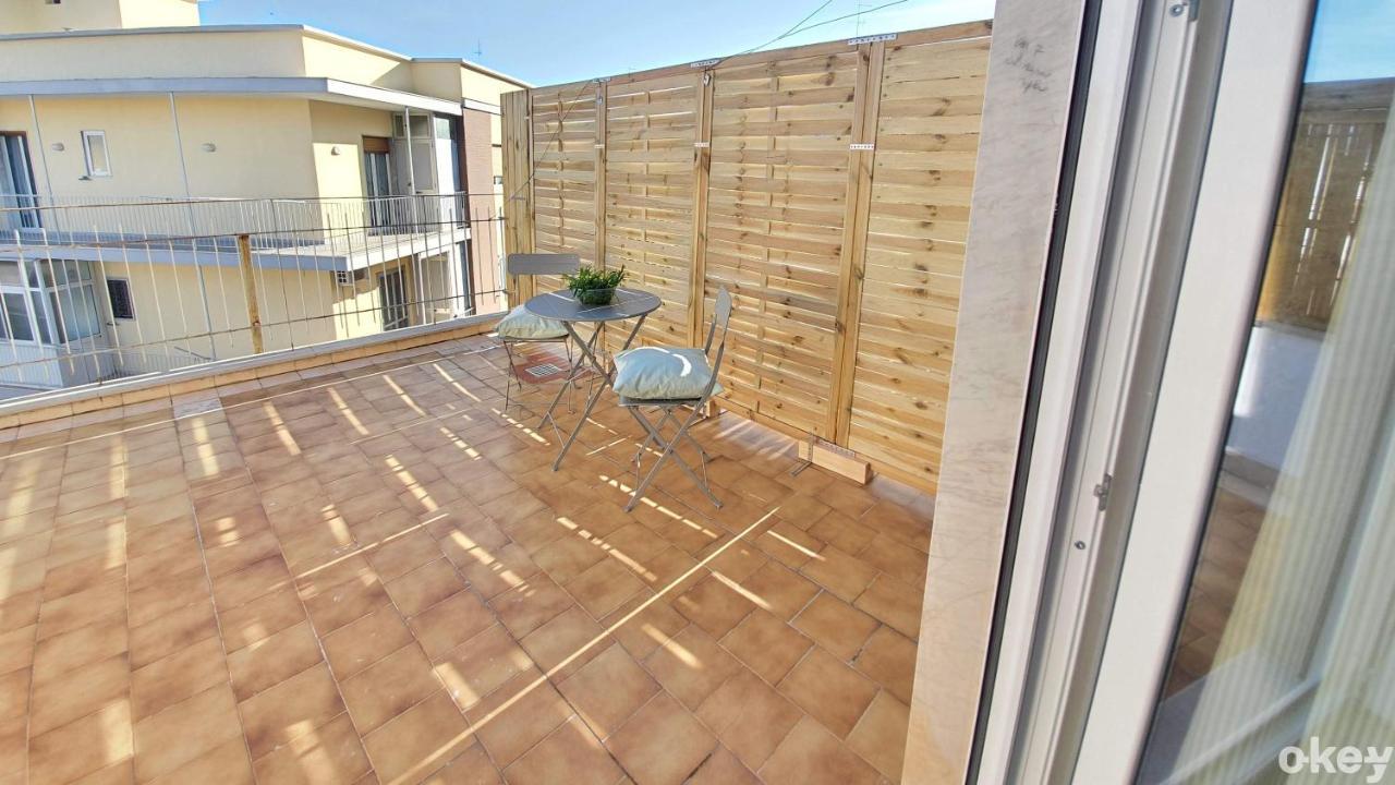 Blue Sky Rooftop Rooms - Bari Policlinico Kültér fotó
